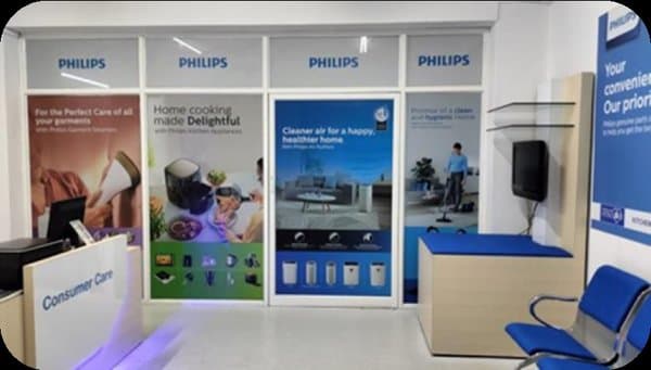 Nonlit signage deployment at retail counter